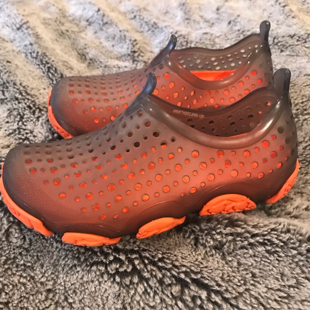 Toddler water shoes